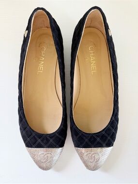 Chanel Black Quilted Suede Ballet Flats Silver CC Cap Toe Size EU 40.5